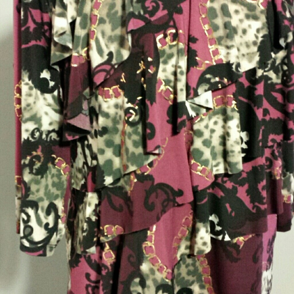 3/4 Length Sleeved Top - Picture 2 of 4